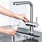 Смеситель для кухни Omoikiri Hotaru                                                    
                            4994053 вороненая сталь, белый GM-WH 4994053